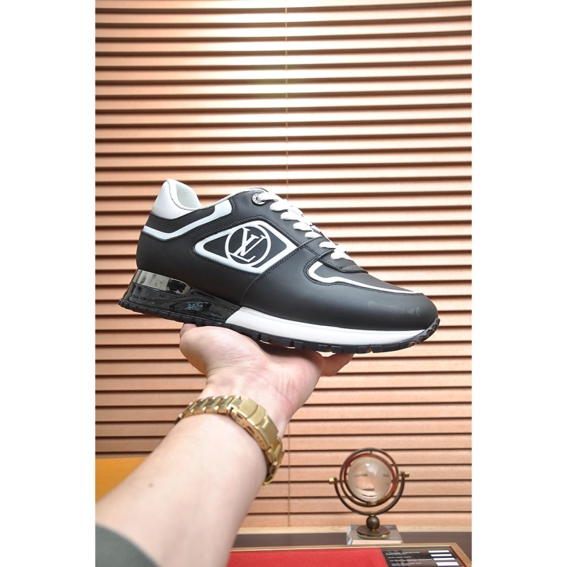 l**is V*t*n sneakers